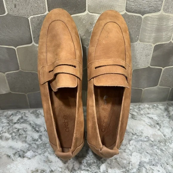 Arche Women’s Tan Loafers - Picture 11 of 11